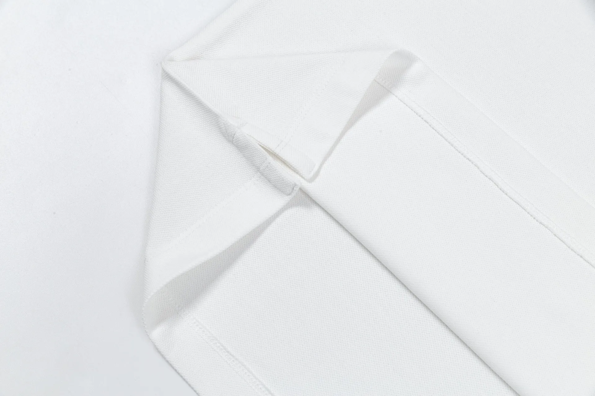 ： MONCLER ： ：230 ：Black White Gray Size：M-XXL Classic logo LOGO Polo ，Classic ， 。 ， ， 。